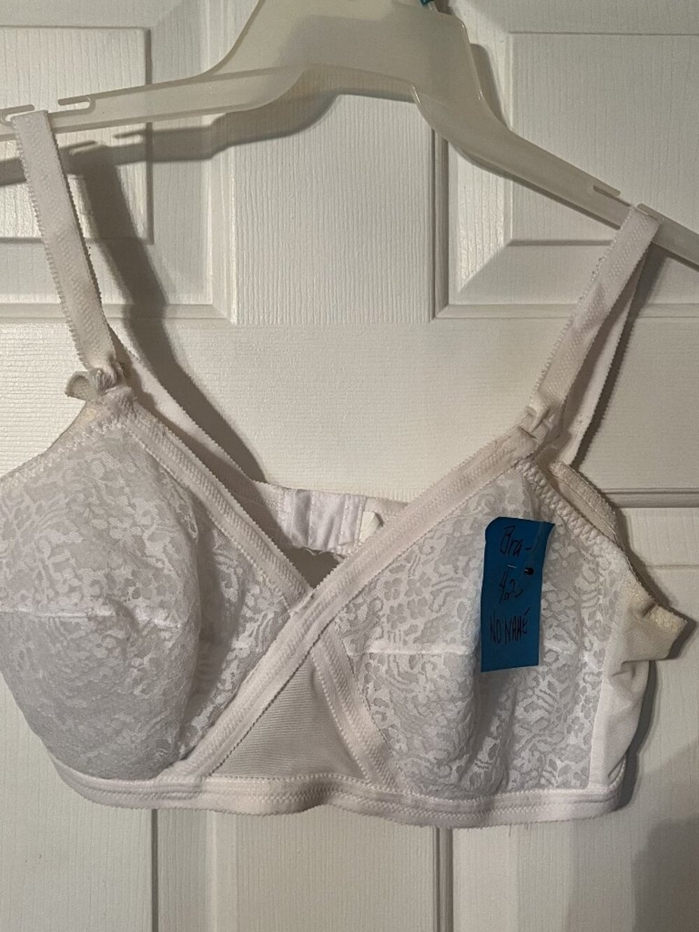 Vintage K-Mart White Padded Bra - 42C - EUC (Bra-10)